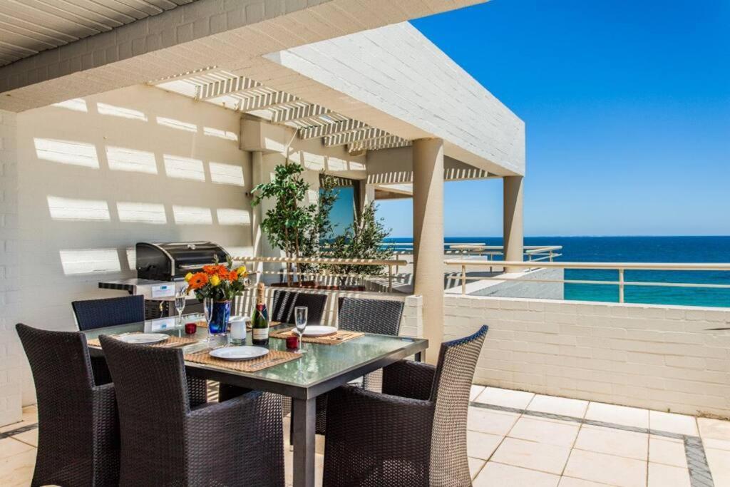 Beach View Apartment In Cottesloe Perth Exteriör bild