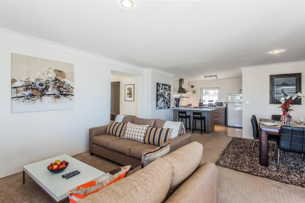 Beach View Apartment In Cottesloe Perth Exteriör bild