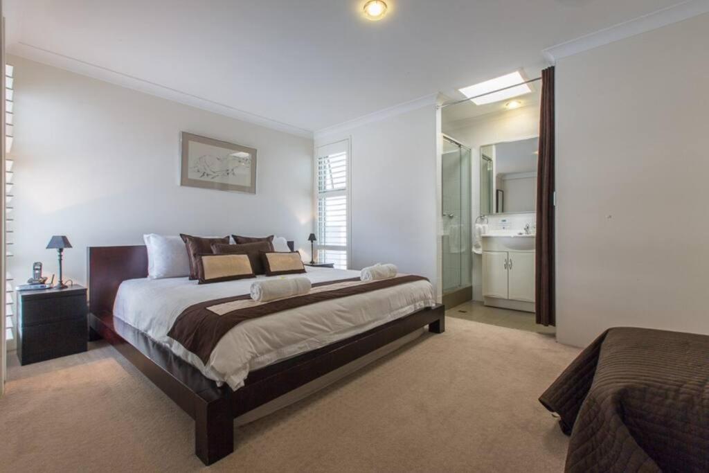 Beach View Apartment In Cottesloe Perth Exteriör bild