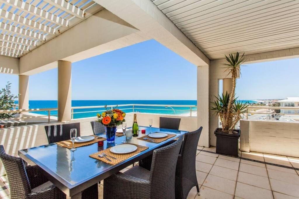 Beach View Apartment In Cottesloe Perth Exteriör bild