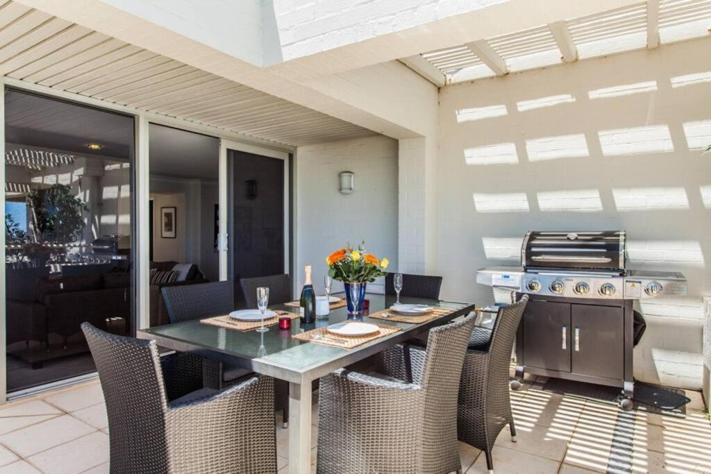 Beach View Apartment In Cottesloe Perth Exteriör bild